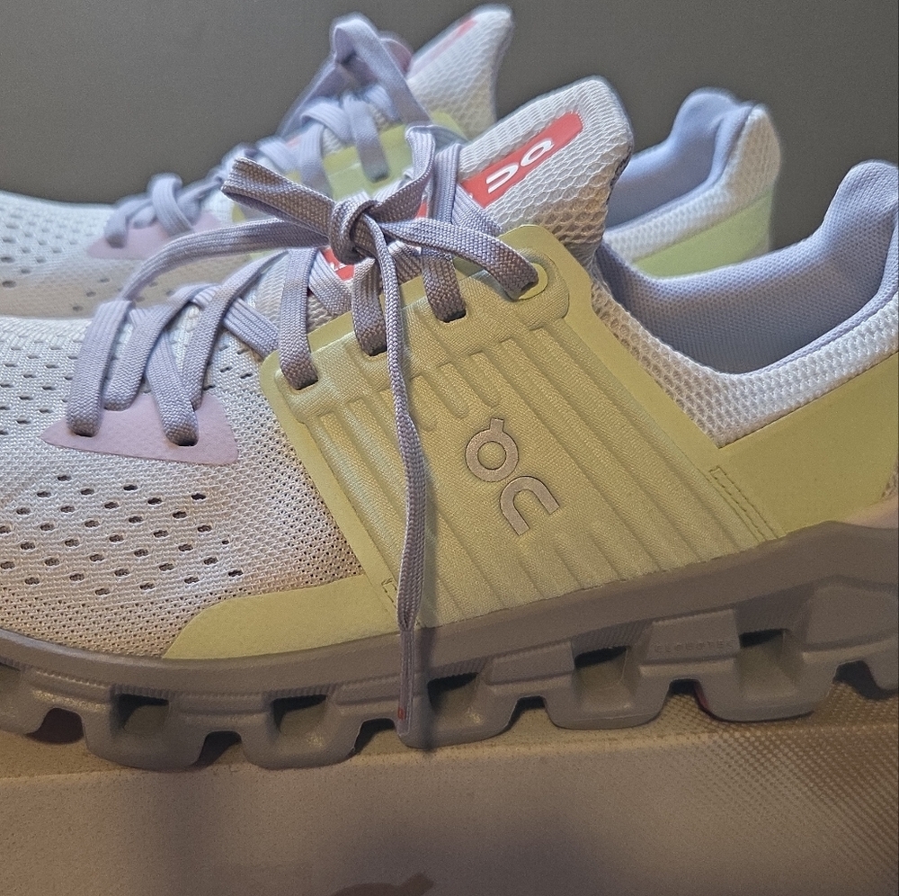 On Running Sneakers - ICE/OASIS